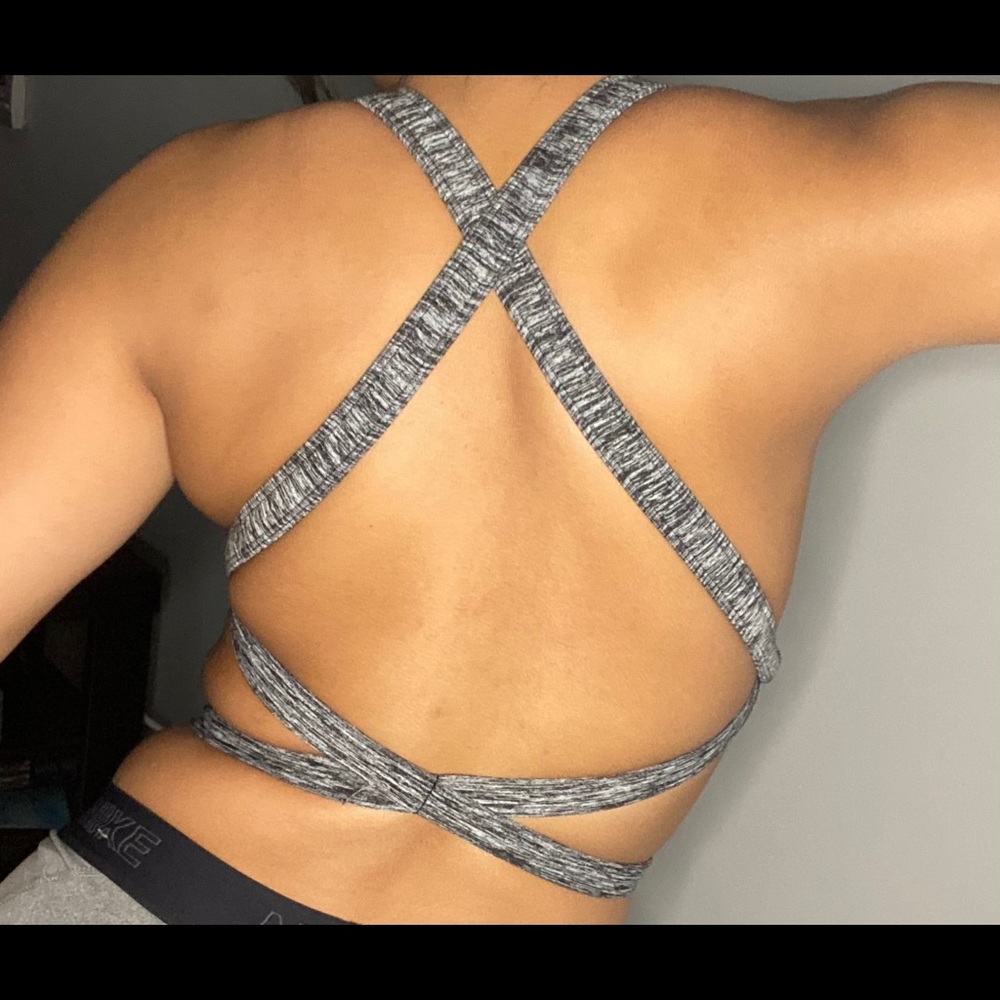 STRAPPY SPORTS BRA - Picture 4 of 5